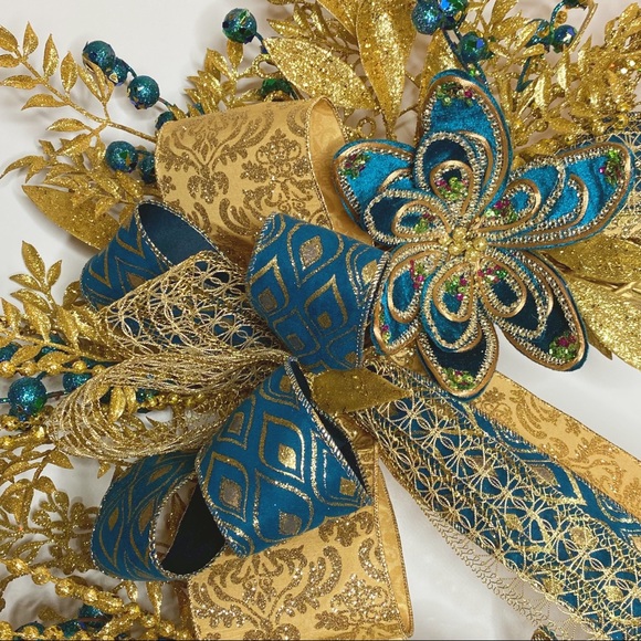 🦋SOLD🦋Glam Peacock Blue and Glittered Gold Wreath - Picture 9 of 11